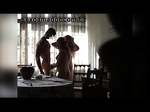 ❤️ Seksualni prijatelji pozivaju džinovskog muškarca i trojku s njim ️❌ Jebeni video  kod nas ﹏