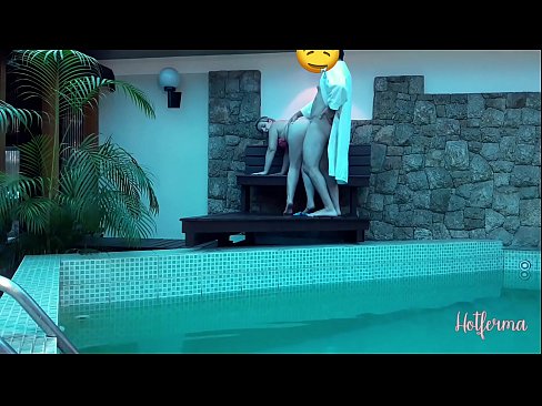 ❤️ Šef poziva sobaricu na bazen, ali nije mogao odoljeti vrućini ️❌ Jebeni video  kod nas ﹏