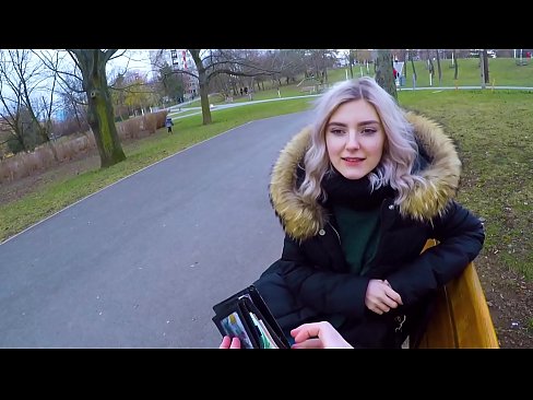 ❤️ Guta zgodnu spermu stranca za novac - pušenje u parku od Eve Elfie ️❌ Jebeni video kod nas ﹏