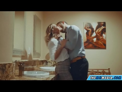 ❤️ Kad te prsata plavuša zavede u javnom toaletu ️❌ Jebeni video kod nas ﹏